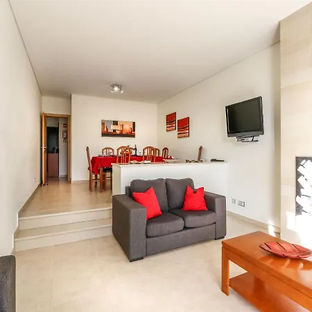 Villa V4, Jardins Branqueira Near Beach, *