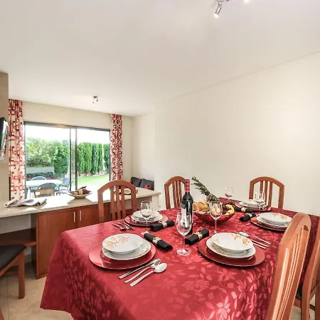 V4, Jardins Branqueira Near Beach, Villa Albufeira