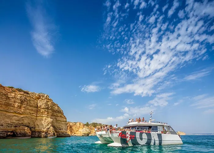 V4, Jardins Branqueira Near Beach, Villa